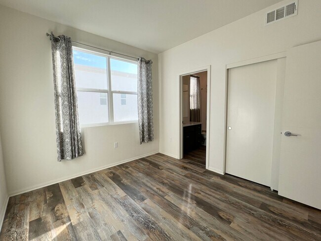 Building Photo - Luxury Living at Suwerte 2 Bedroom 2.5 Bat...