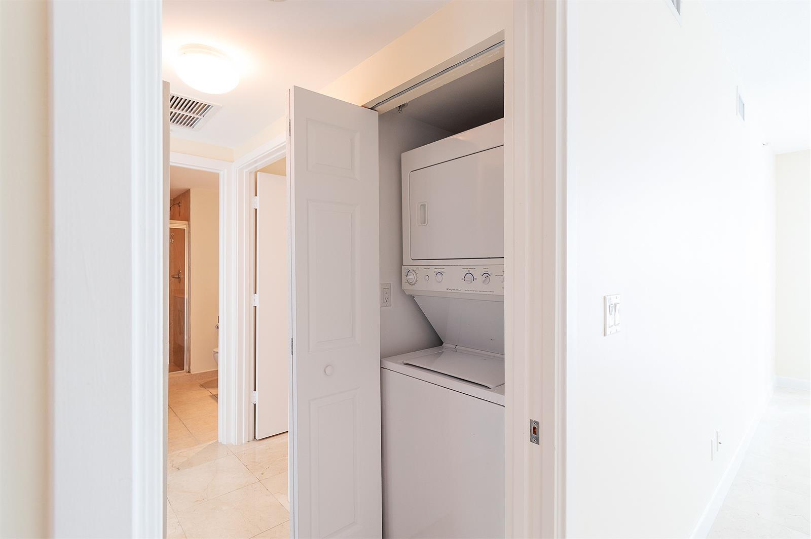 Building Photo - 335 S Biscayne Blvd