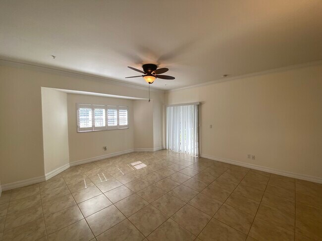 Building Photo - 12101 Santaluz Dr