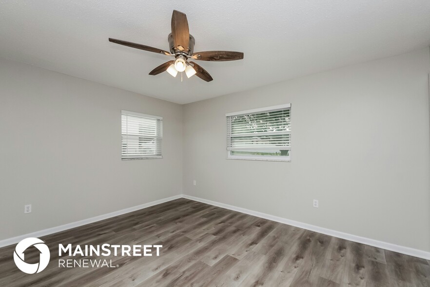 Building Photo - 3423 Silverwood Dr