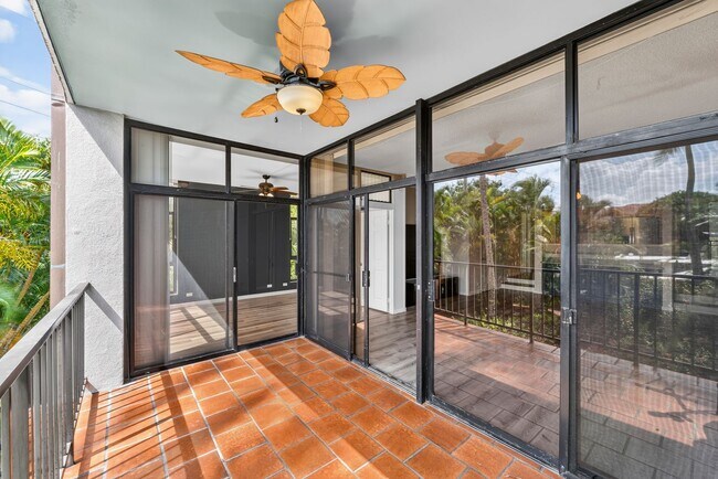 Building Photo - Kailua - Private, Quiet End Unit - 3 bed, 2 bath