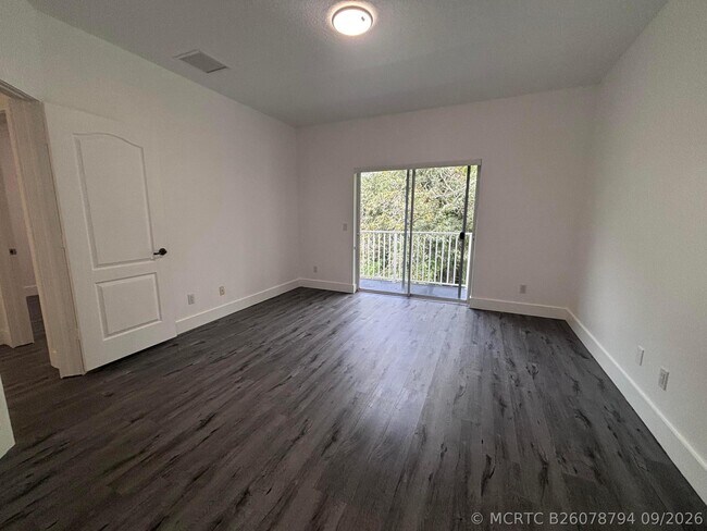 Building Photo - 3930 Sabal Way