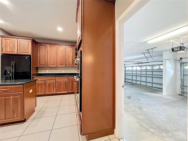 Building Photo - 2830 Cardassi Dr