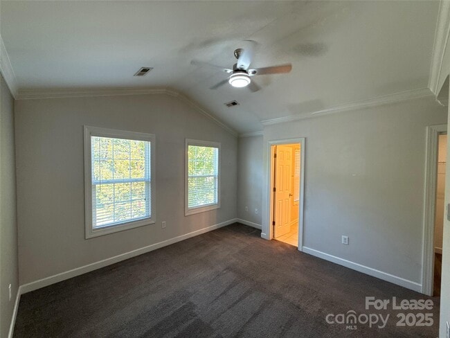 Building Photo - 1224 Summerville Rd