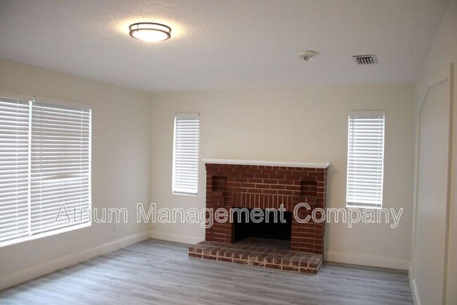 Building Photo - 1310 Fairview Ave