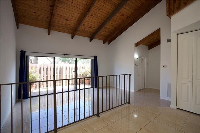 Building Photo - 2125 SW 81st Ave