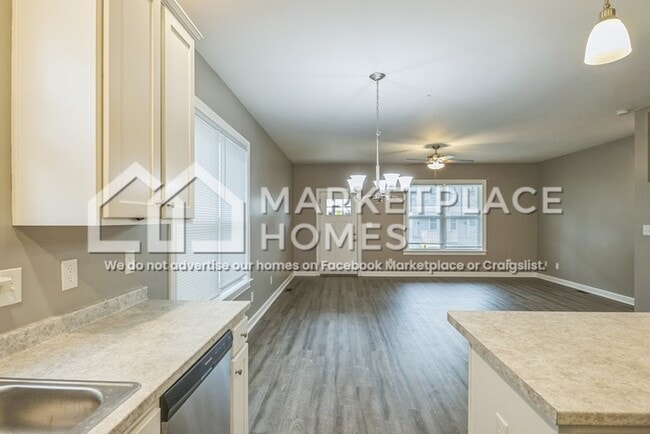 Building Photo - 216 Hendricks Pl