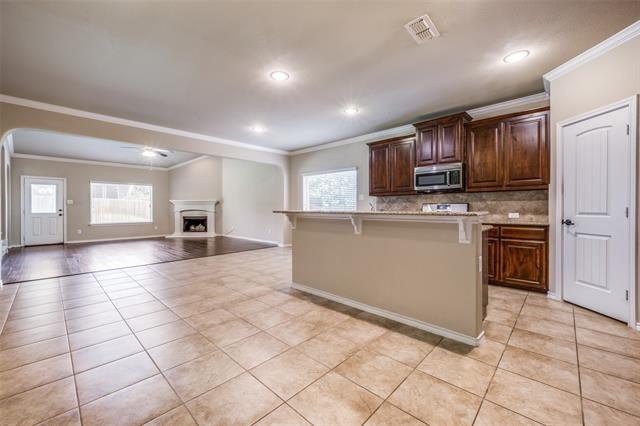 Building Photo - 5901 Longmont Dr