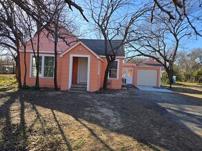 Building Photo - 906 King Ave