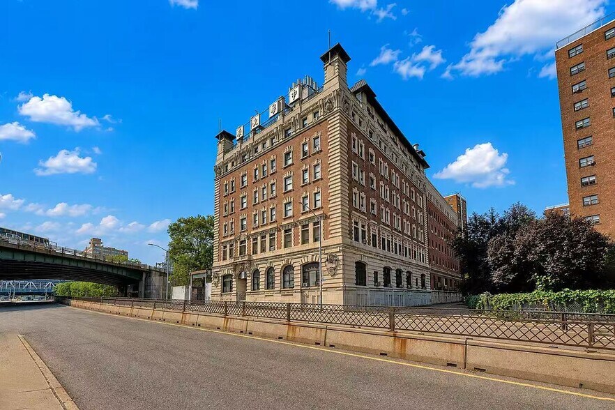 Building Exterior - 167 Sands St