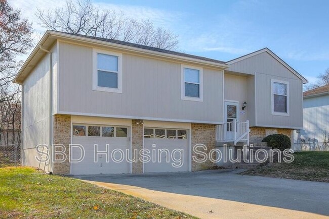 Primary Photo - 1129 NE Bryco Dr