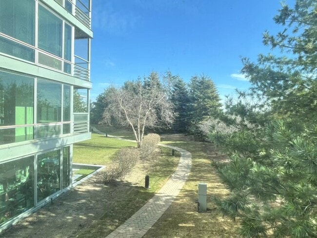 Building Photo - 9655 Woods Dr