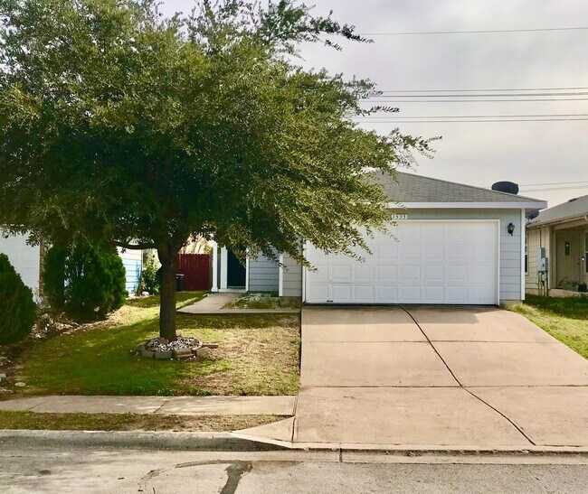 Primary Photo - Home Near Southeast Downtown Austin and Ai...