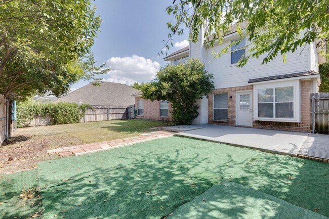 Building Photo - 8434 Golf Club Cir