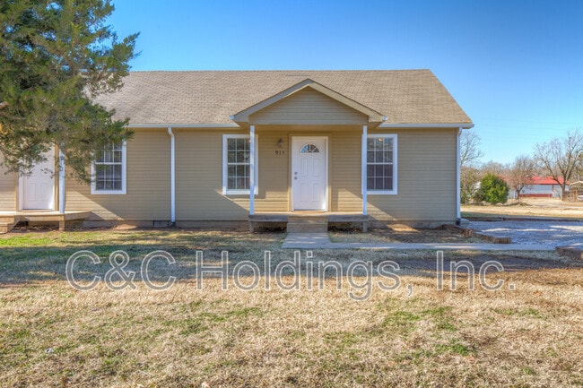 Building Photo - 914 Rockwood Ave