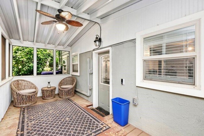 Building Photo - 677 Holmes St NW