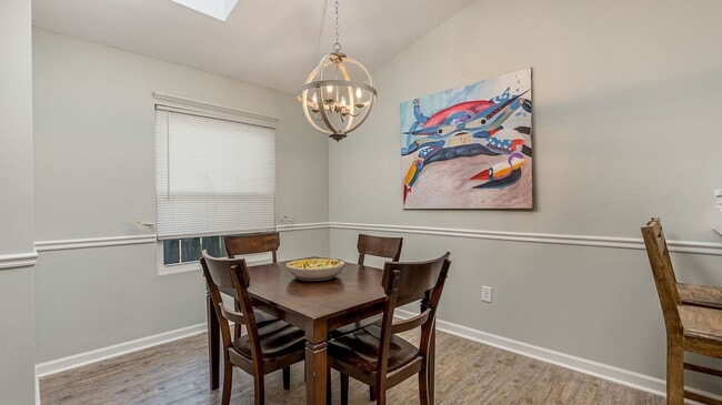 Building Photo - 3 bedroom 2 bathroom house in Chelsea Park - Mt.Pleasant