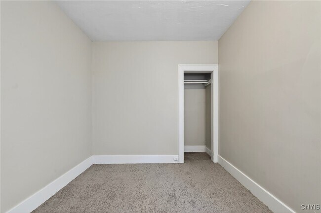 Building Photo - 127 Wall St