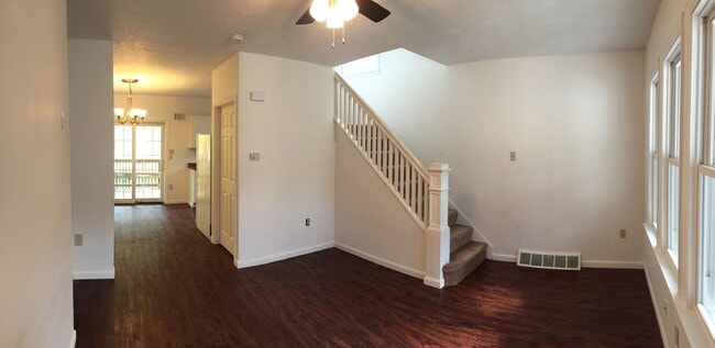 Building Photo - 2 Bedroom Shaler Single Family House