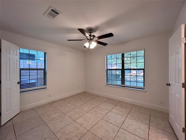 Building Photo - 6200 Palm Cir