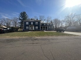 Front - 9 Glen Arden Ln