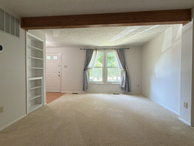 Building Photo - 3 Bed 4 Bath Townhome for Rent in Fairfax, VA!