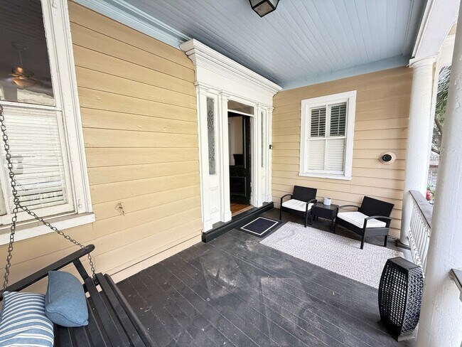 Building Photo - 1 Bedroom 1 Bath Condo in Harleston Villag...