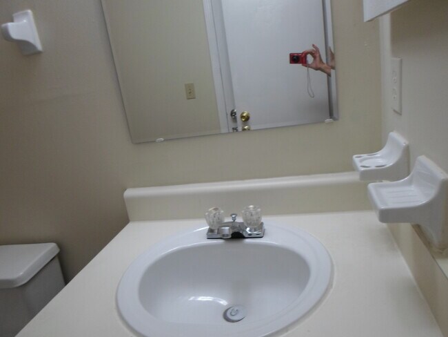 Building Photo - 3/2 townhome - Westside