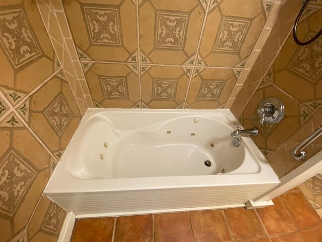 Building Photo - 261 Deltona Blvd