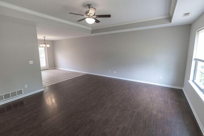 Building Photo - 1871 Field St