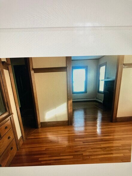 Building Photo - 336 Lagrange