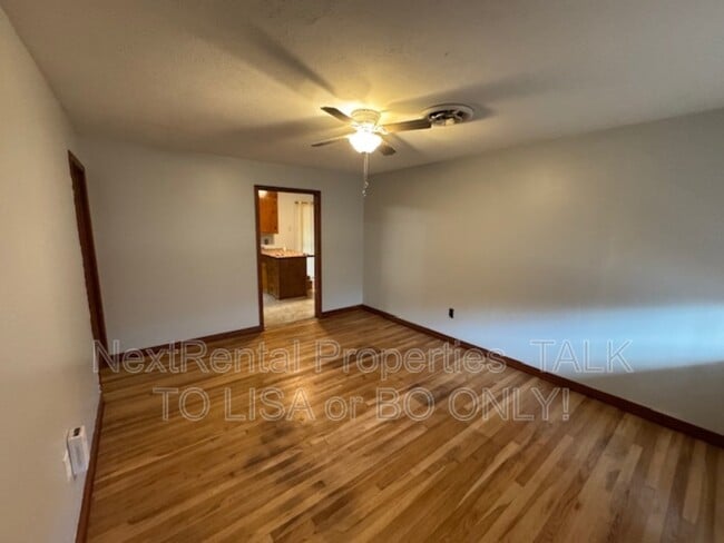 Building Photo - 2144 Napoleon Ave