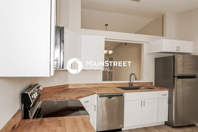 Building Photo - 3 Bedroom Pet-Friendly Home in PALM BAY, FL with Main Street Renewal