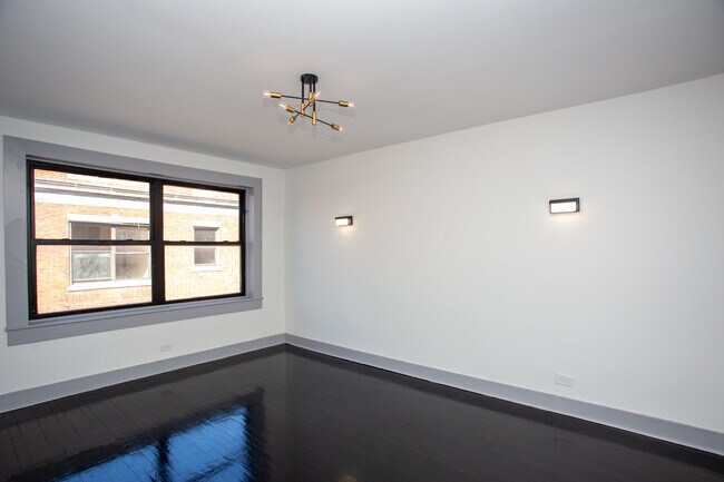 Building Photo - 7505 S Yates Blvd