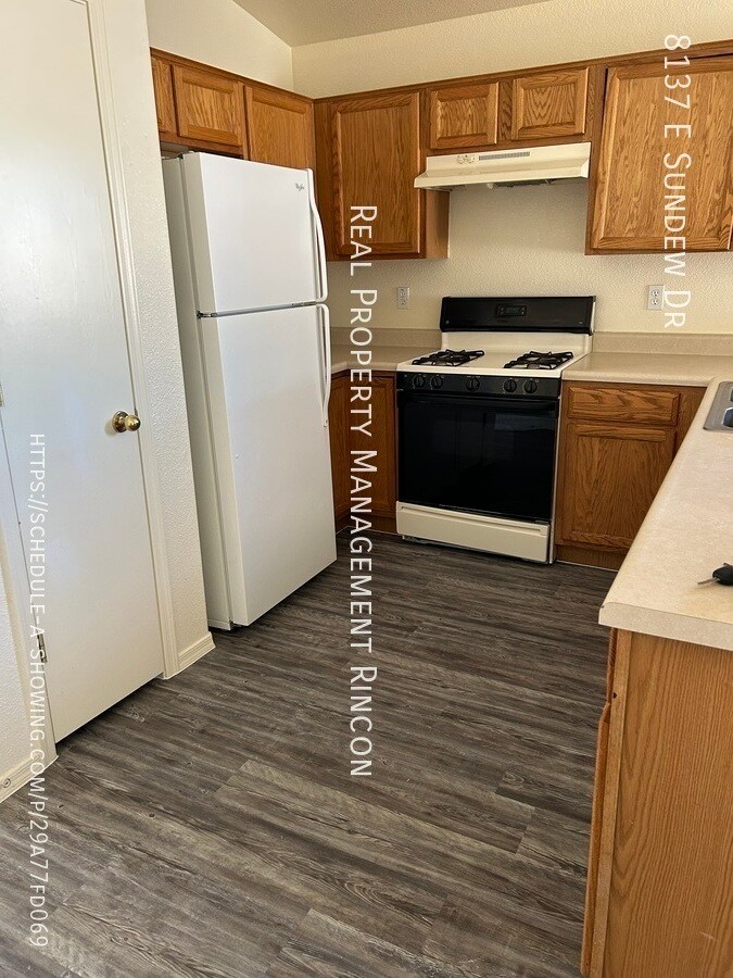 Building Photo - 8137 E Sundew Dr