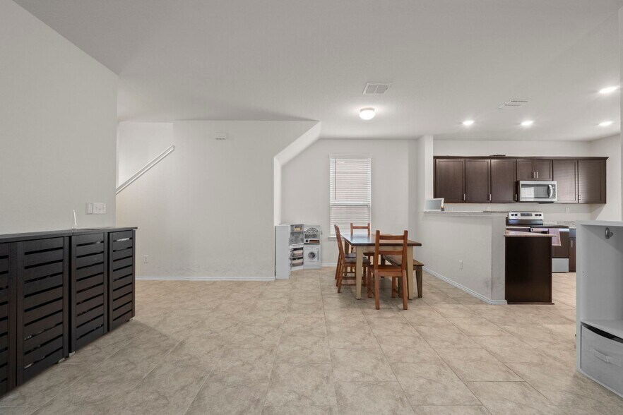 Building Photo - 10510 Rayburn Lndg