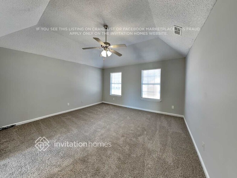 Building Photo - 685 Meadows Ln