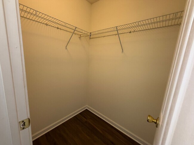 Building Photo - Comfort, Convenience & a Fresh Start in Palm Coast!