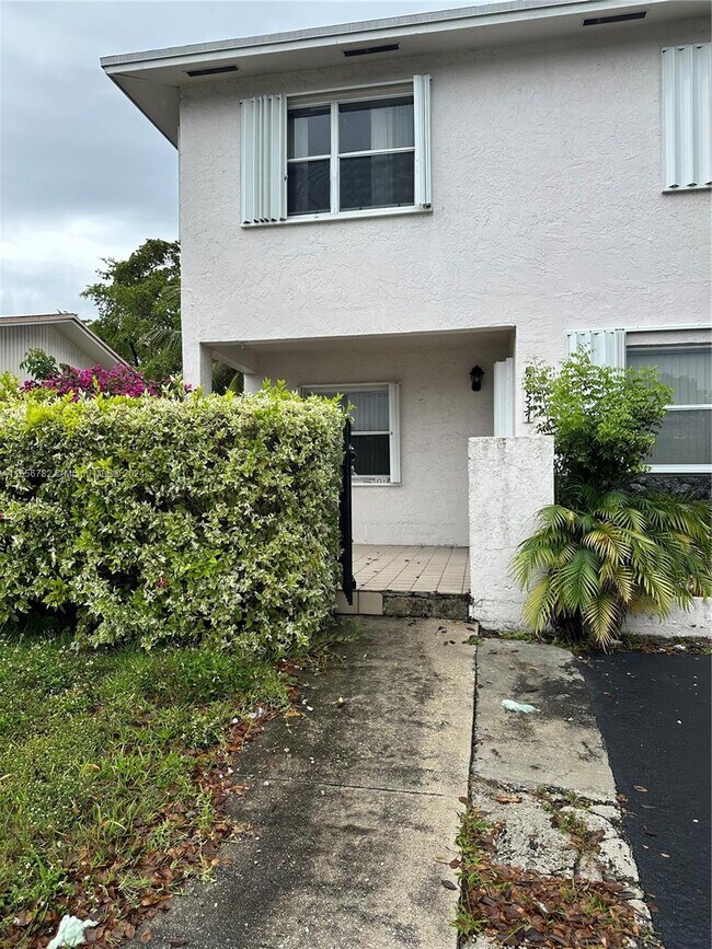 Primary Photo - 20535 SW 92nd Ct