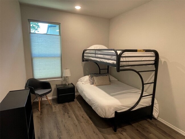 Building Photo - 16888 W Ivanhoe St