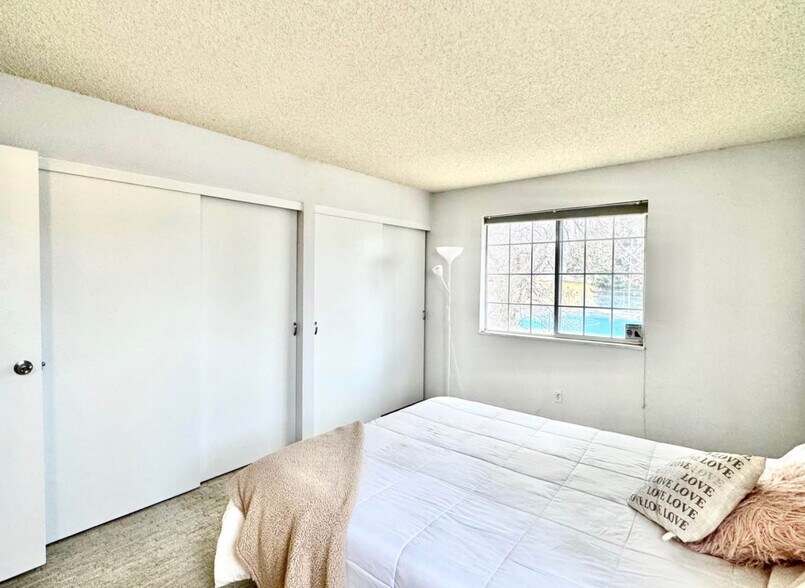 Building Photo - 14434 E Colorado Dr