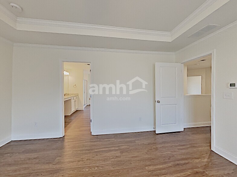 Building Photo - 2462 Napa Valley Dr