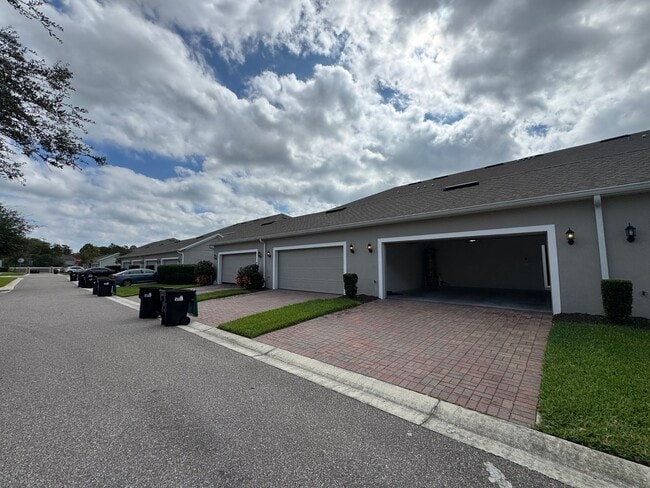 Building Photo - Available Now! Spacious 3-Bedroom Townhome with Fenced Yard in Winter Garden – Washer and Dryer I...
