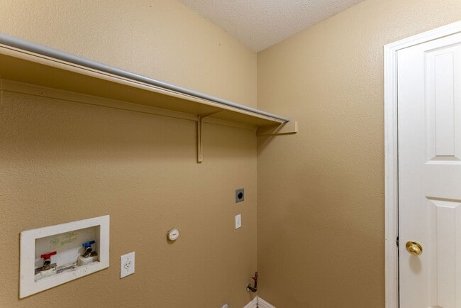 Building Photo - Modern Elegance Beckons: Unveil Your Dream Home in Kyle, TX!