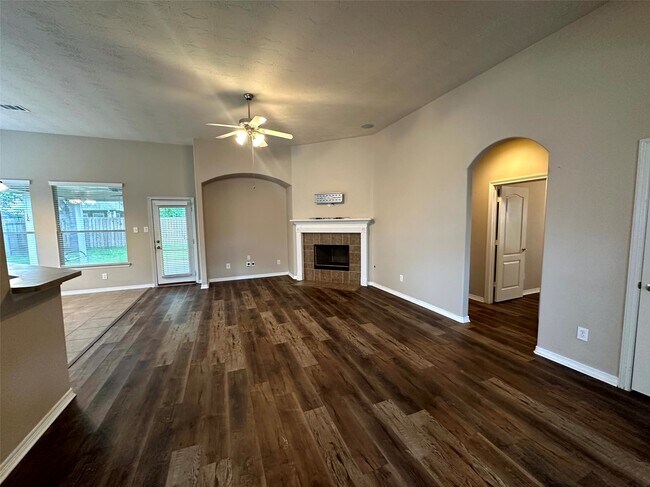 Building Photo - 2047 Lulach Ln