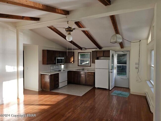 Building Photo - 4153 Sylvan Ln