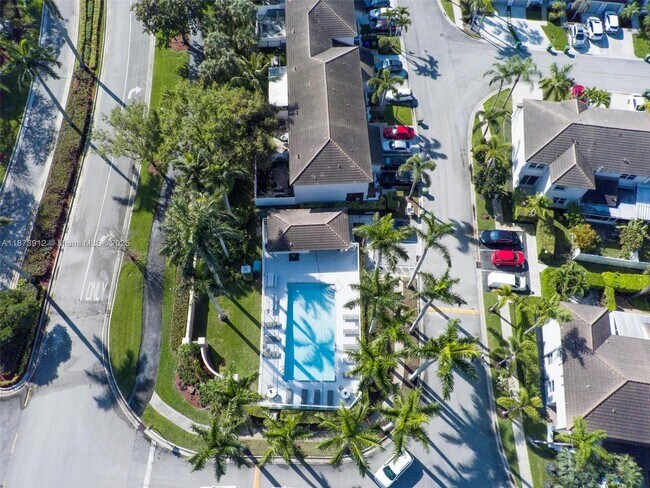 Building Photo - 136 SW 169th Ave