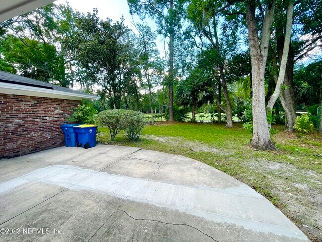 Building Photo - 5391 Golf Course Dr