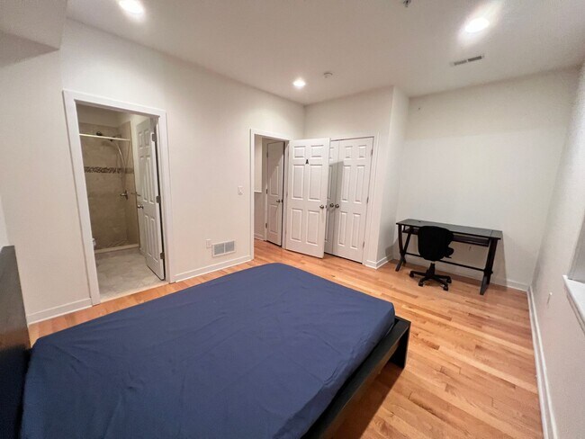 Building Photo - 530 N 36th St