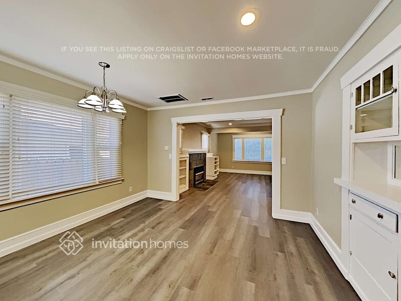 Building Photo - 230 S 79th St